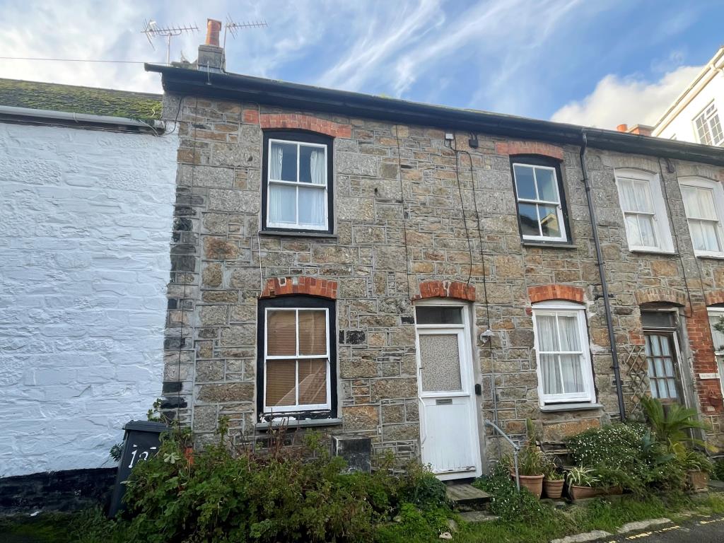 Lot: 19 - CHARACTER COTTAGE FOR IMPROVEMENT - Exterior of property